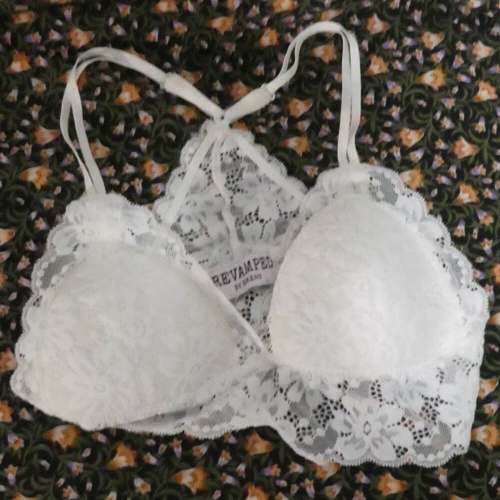 REVAMPED By Sirens | m/l - medium / large | Elegant White Lace Bralette